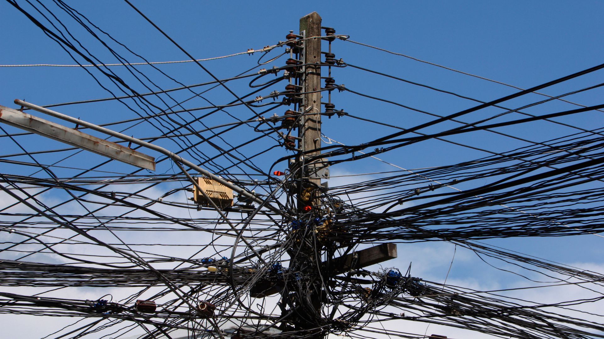 Robos de cables eléctricos generan cortes prolongados y riesgo social