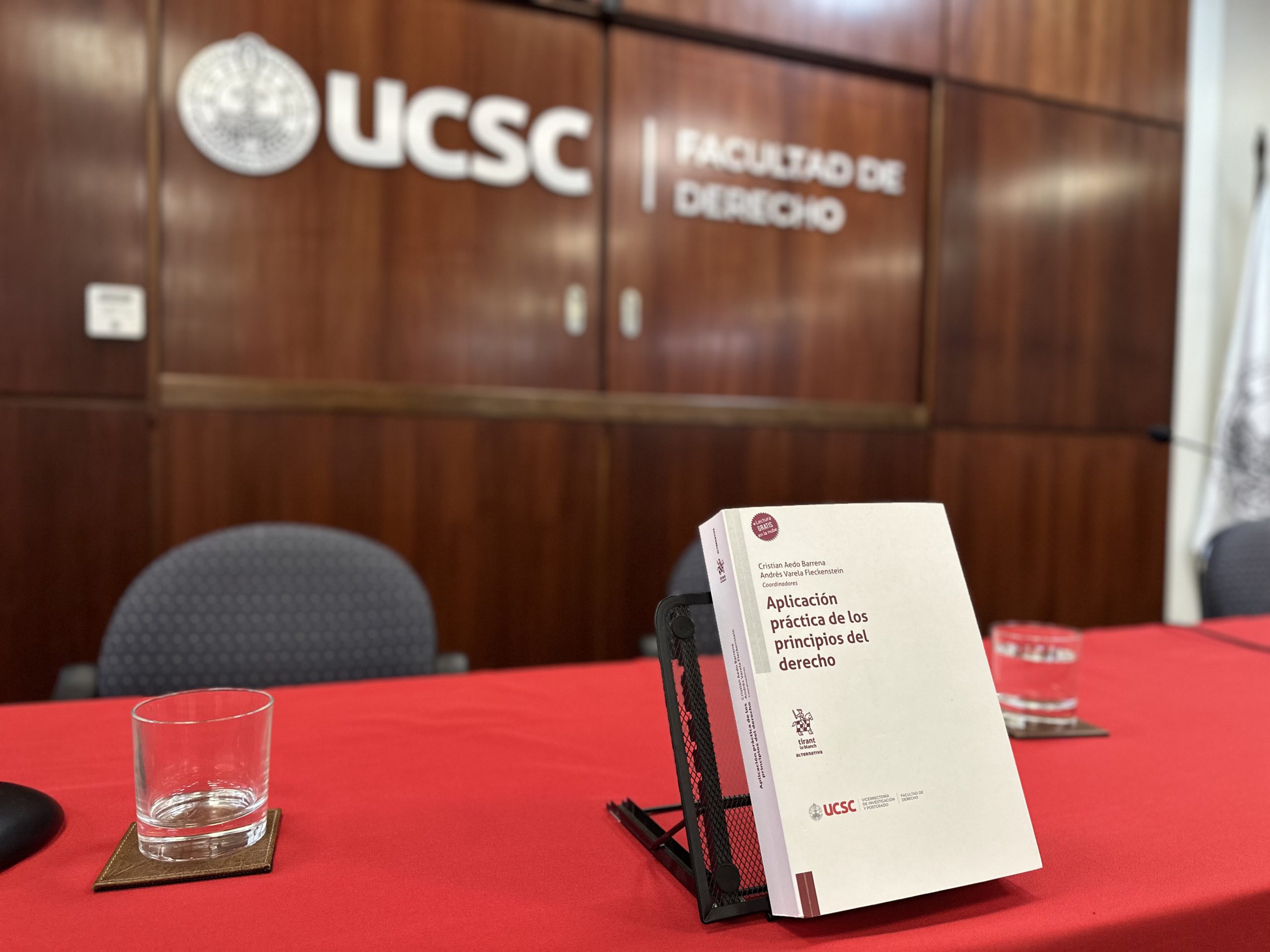 UCSC presenta libro que reflexiona sobre la vigencia de los principios en ramas del Derecho