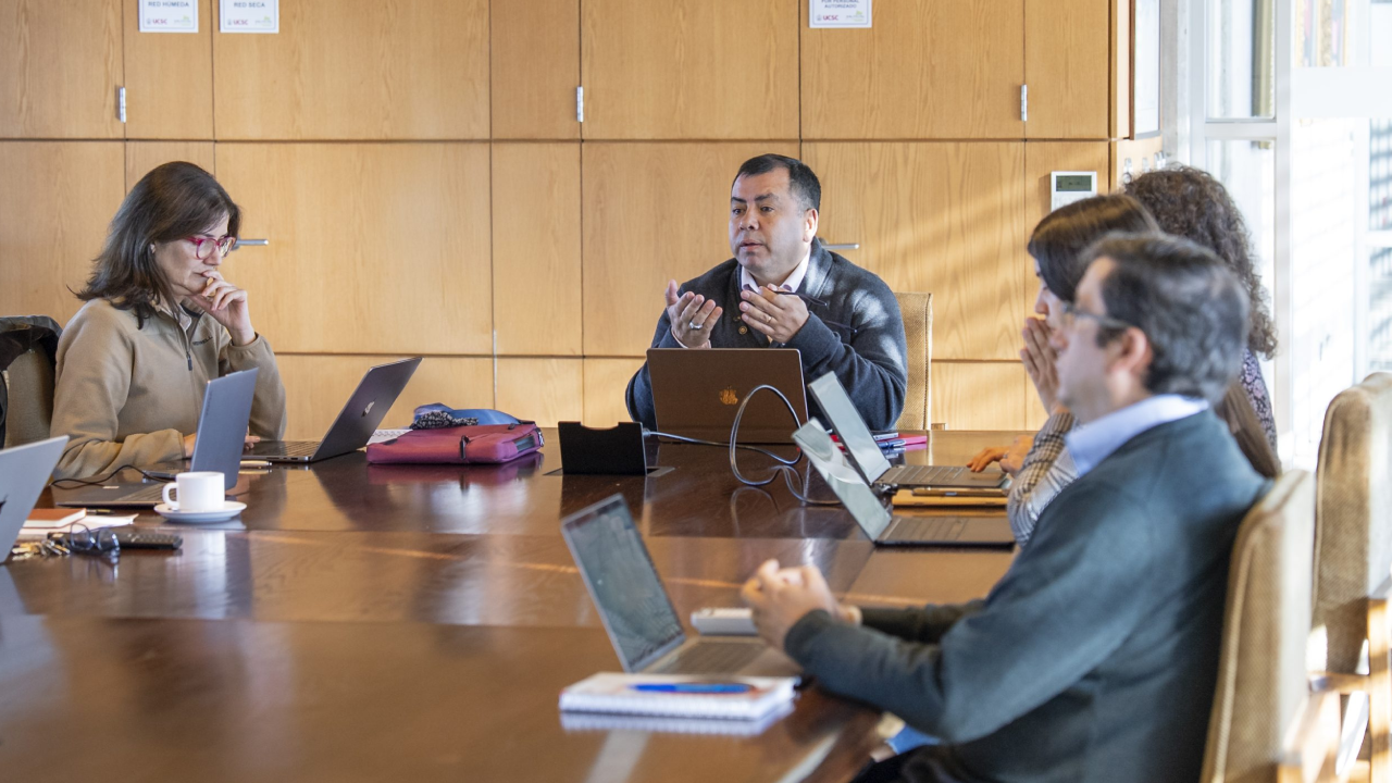 Comisiones de Acreditación presentan sus avances a equipo directivo de la UCSC