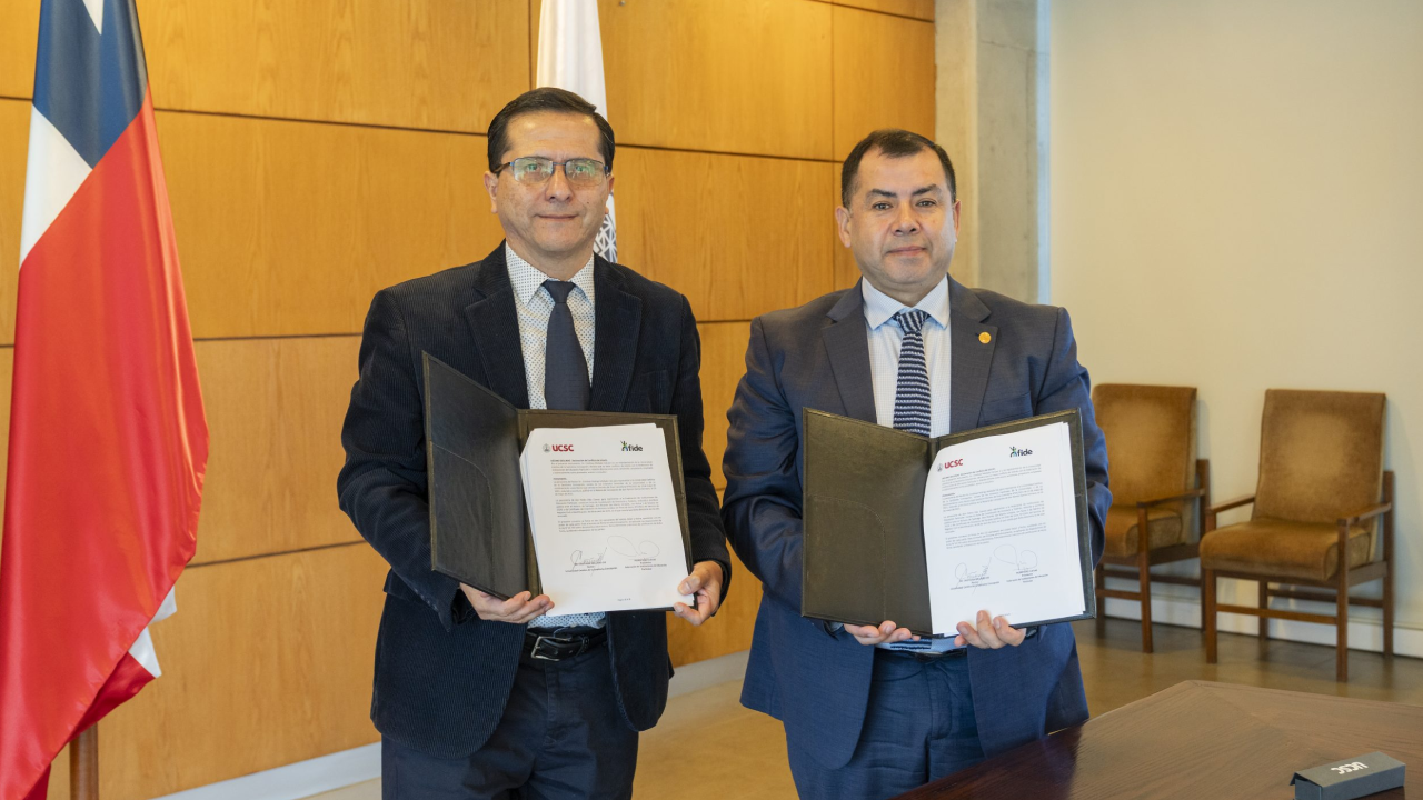 UCSC y FIDE firman convenio que beneficia a trabajadores y familias de educación particular
