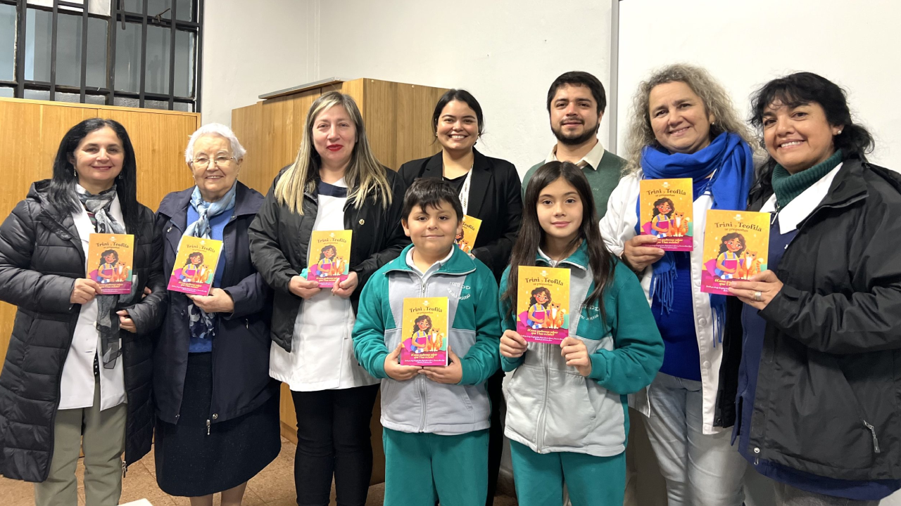 UCSC fortalece la formación valórica en Santa Juana con libro "Trini y Teófila"