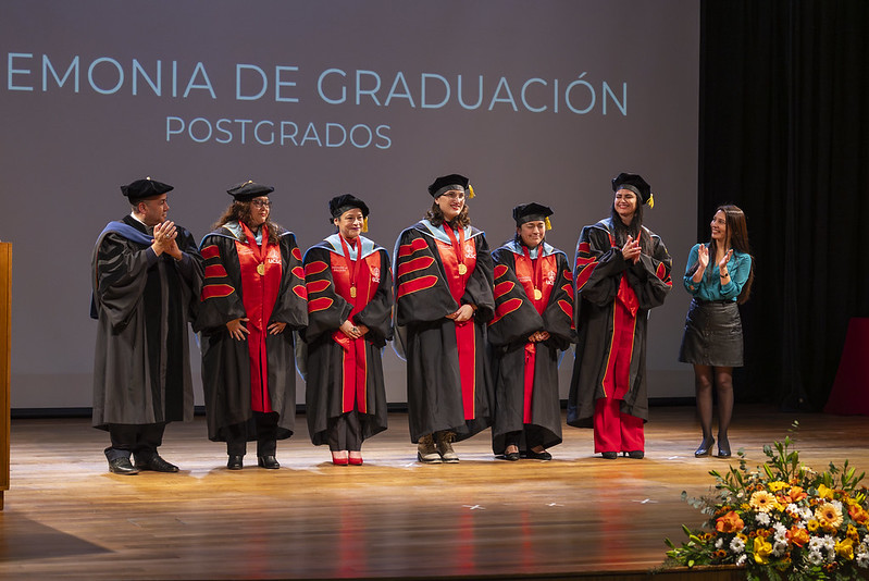 UCSC celebra nuevo hito académico con entrega de 10 medallas doctorales