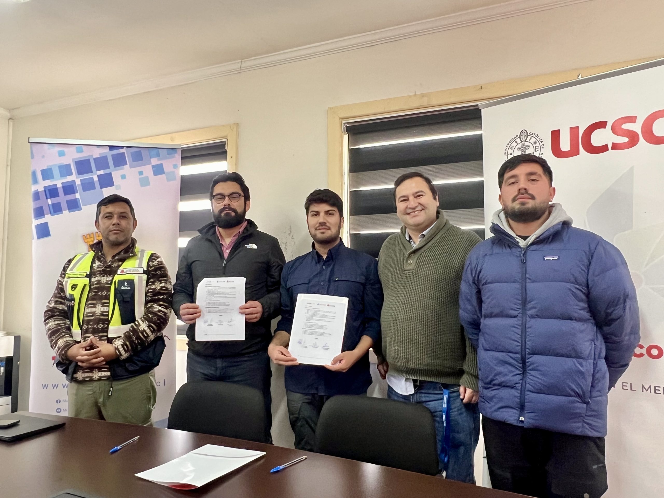 Estudiantes de Ingeniería Civil Geológica evalúan riesgos naturales en Santa Juana