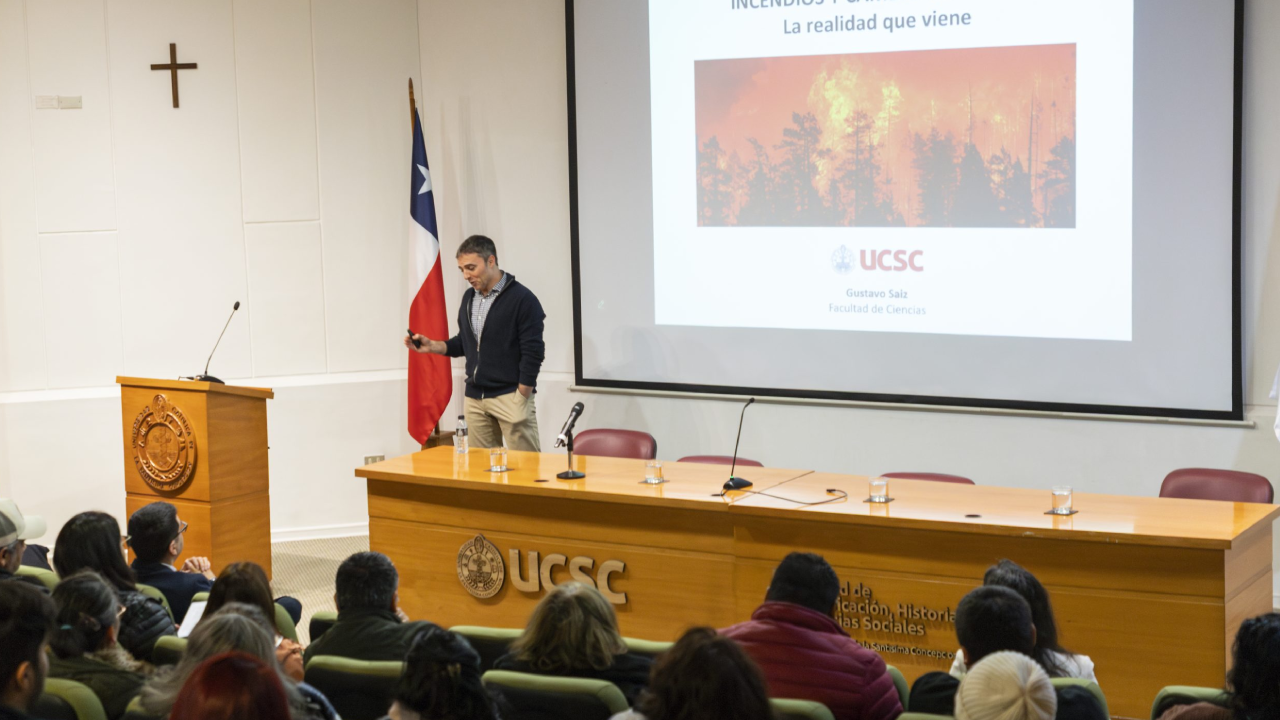 Seminario Internacional abordó desafíos post-incendios forestales