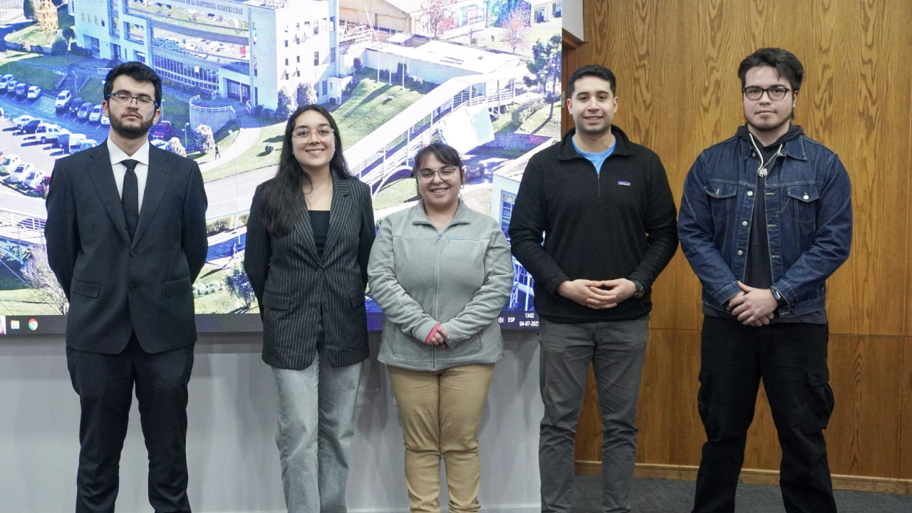 Estudiantes de Magíster en Ciencias Biomédicas presentan avances en investigación