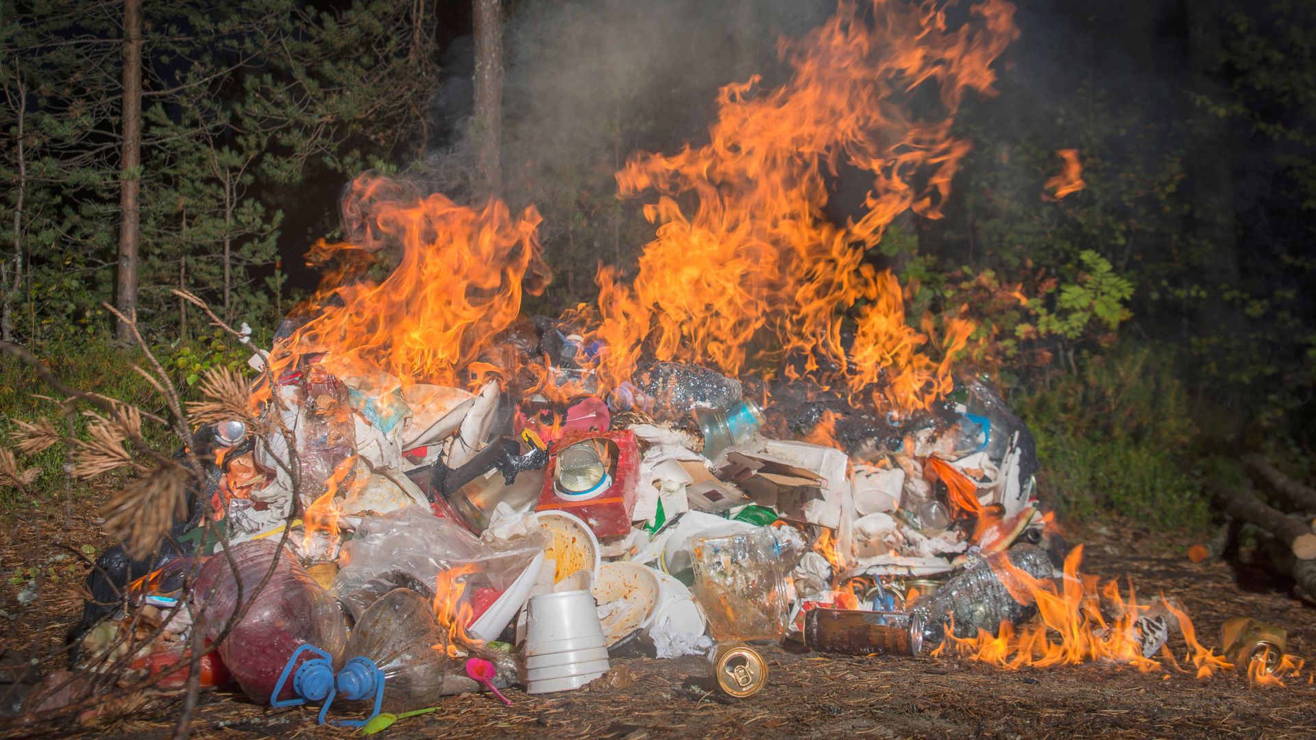 Incendios con basura elevan el riesgo ambiental y sanitario