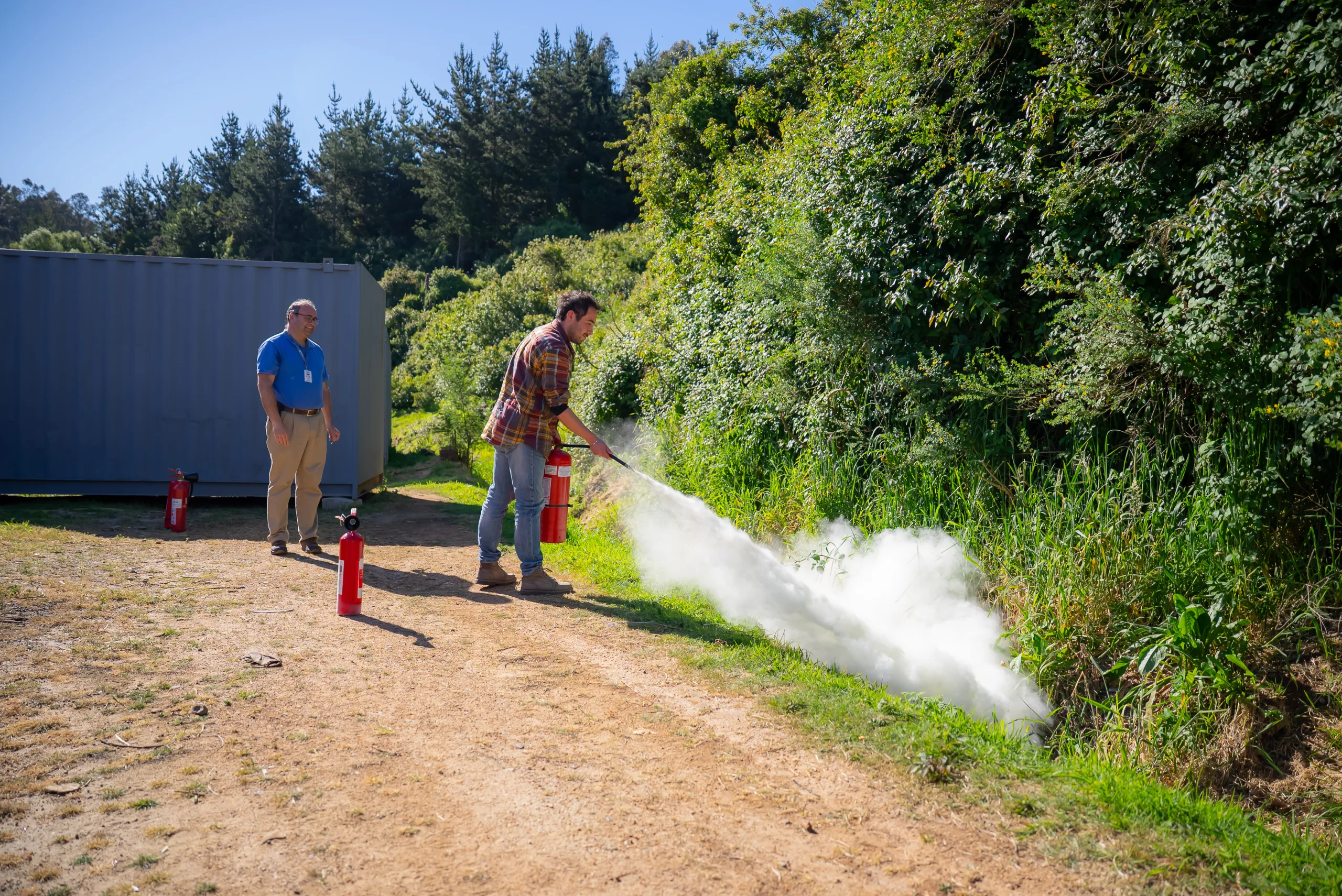 Más de 200 trabajadores UCSC han sido capacitados en uso de extintores