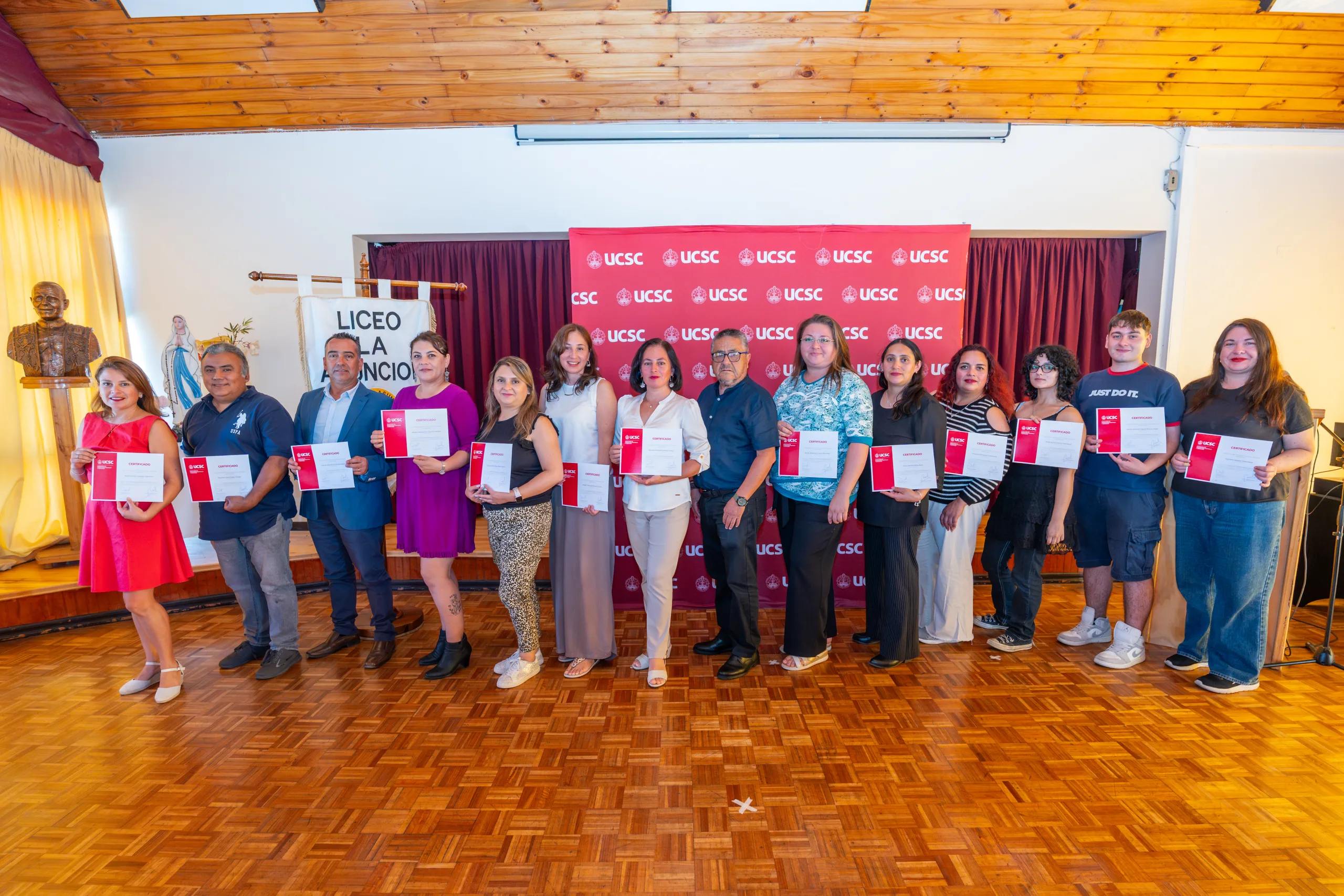 UCSC capacitó en oficios a apoderados del Liceo La Asunción 