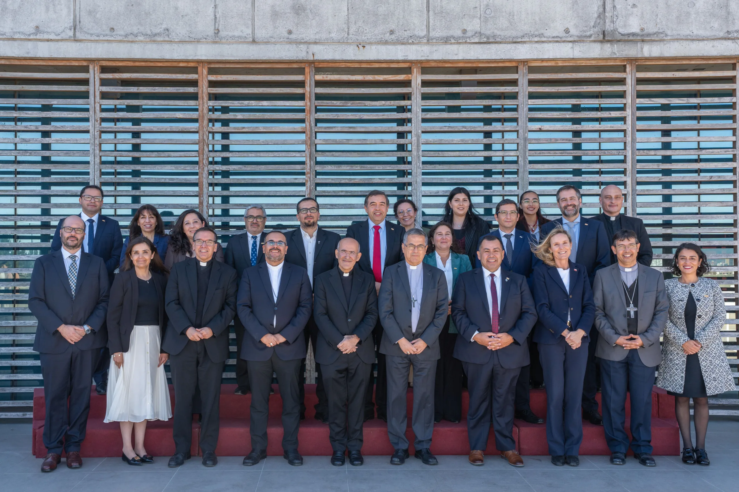 Autoridades de la UCSC sostienen encuentro con Cardenal Tolentino