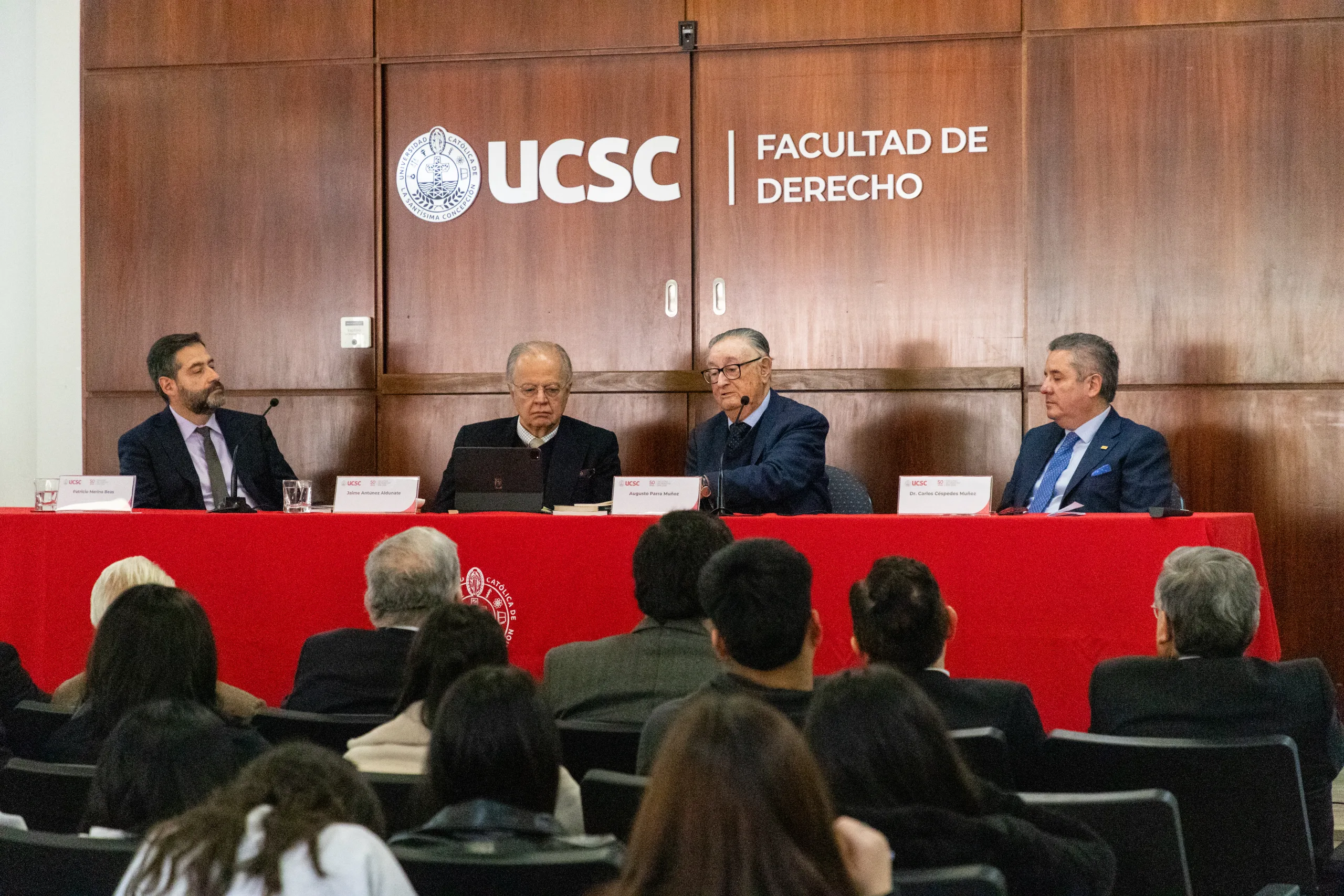 Facultad de Derecho dedicó seminario a obras de Jaime Antúnez