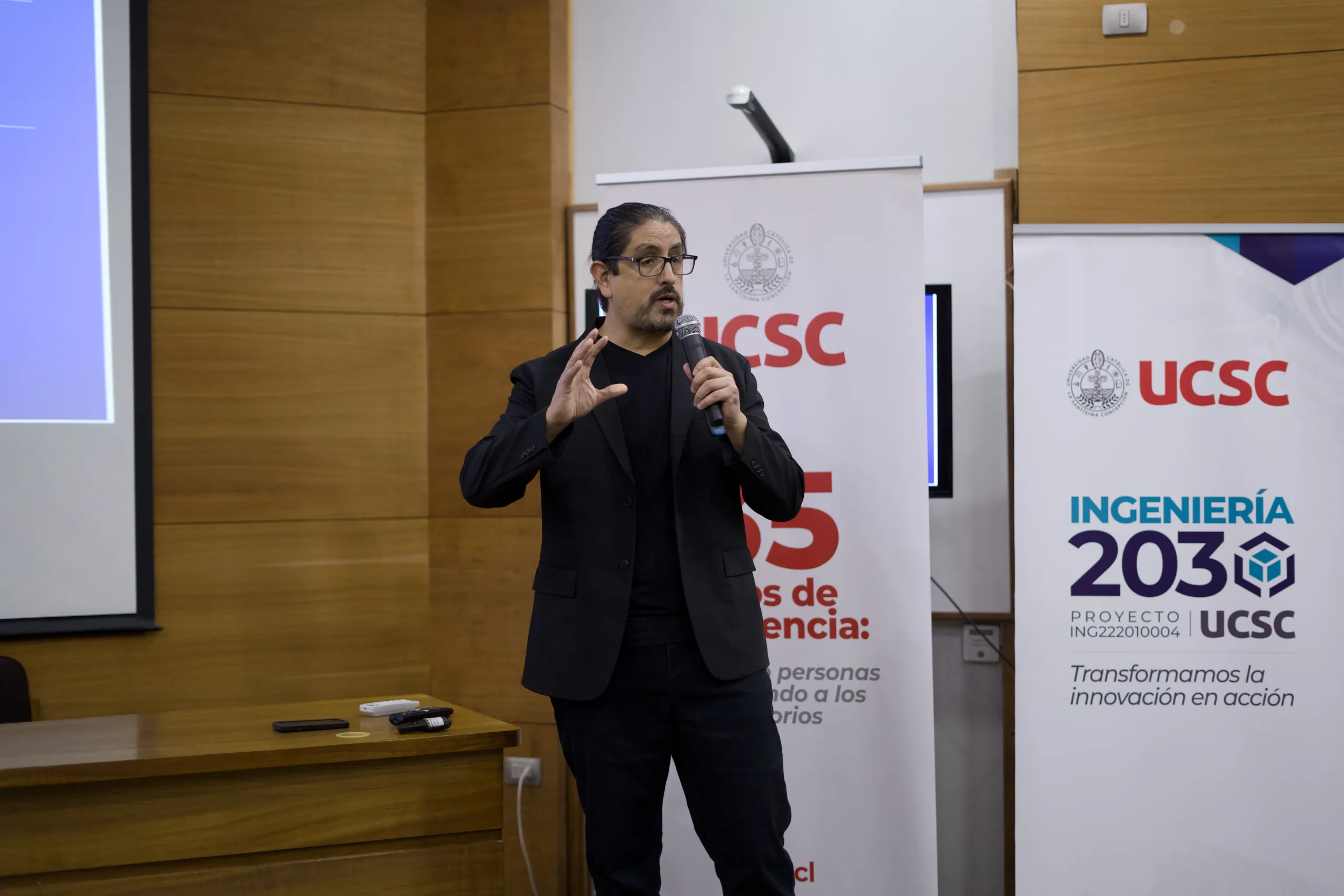 Investigador clave en pandemia inauguró Año Académico de Ingeniería UCSC