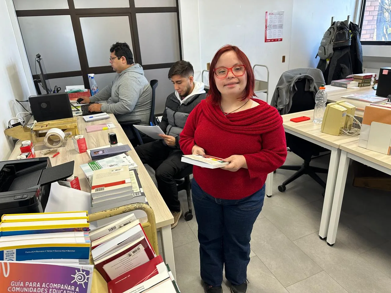 UCSC y Lavandería 21 promueven inclusión laboral con nueva trabajadora en Biblioteca Central