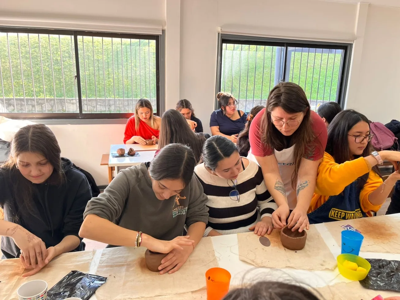Pastoral inicia taller de cerámica para comunidad universitaria