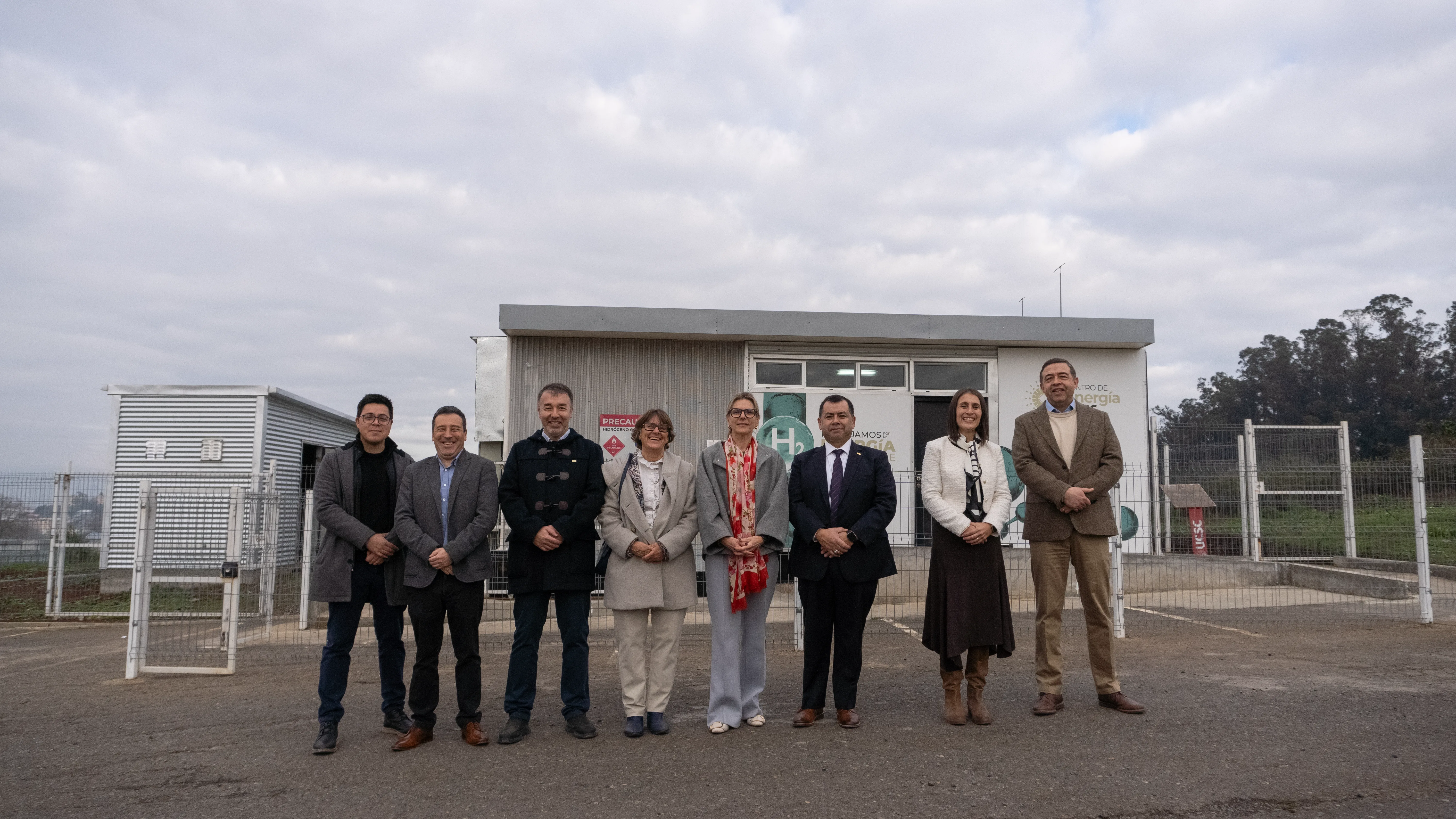 Embajadora de los Países Bajos en Chile conoce avances del Centro de Energía UCSC