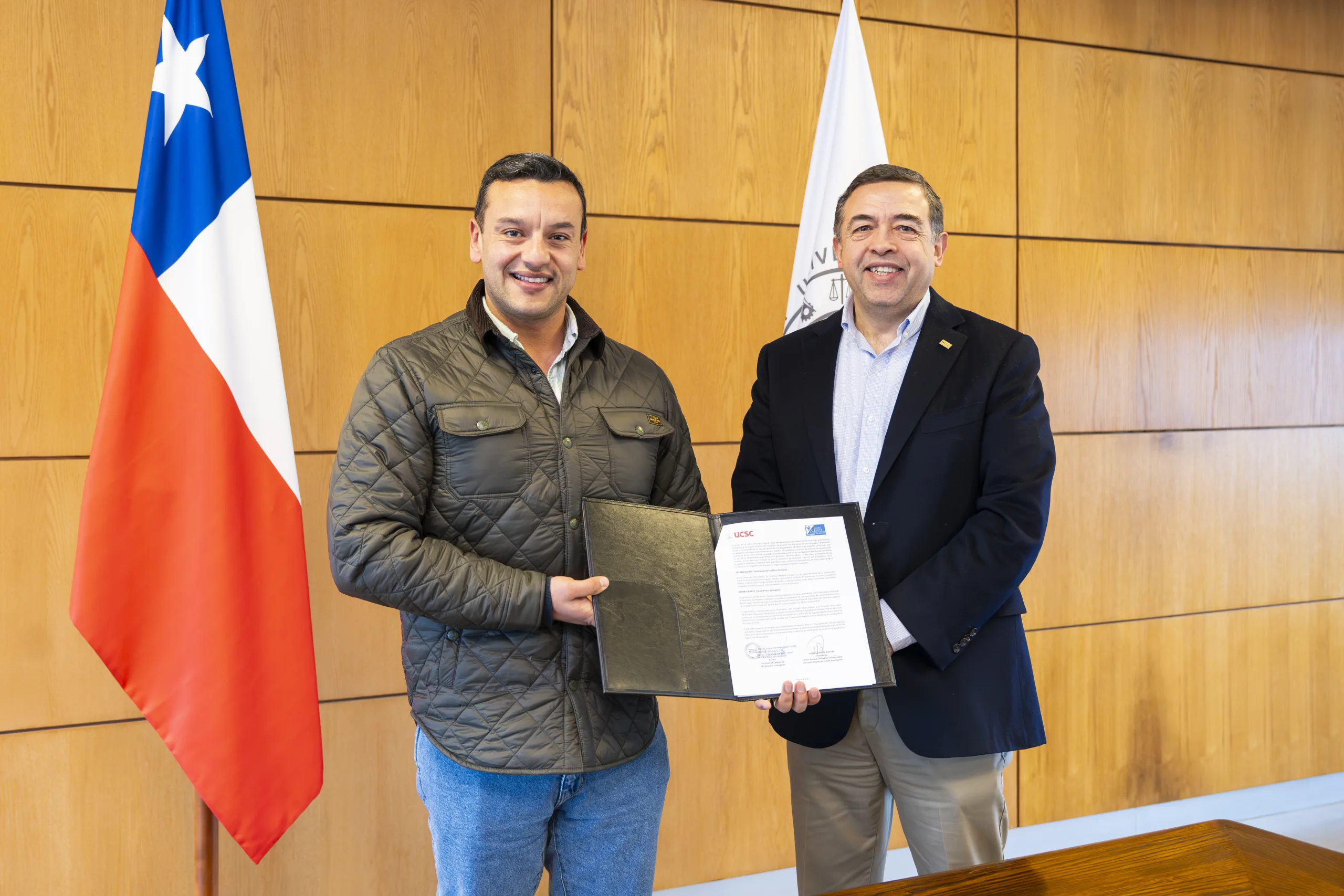 UCSC fortalece vínculo con la comunidad educativa del Lycée Charles de Gaulle