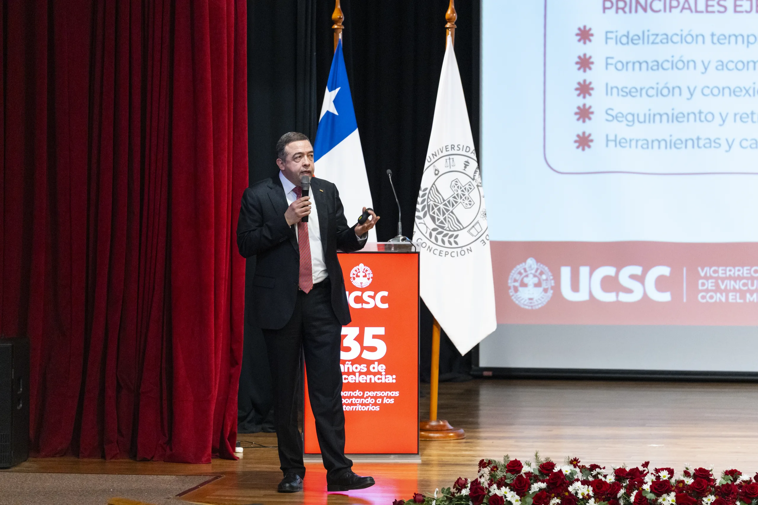 Vinculación con el Medio reconoció a quienes fortalecen el compromiso con el entorno