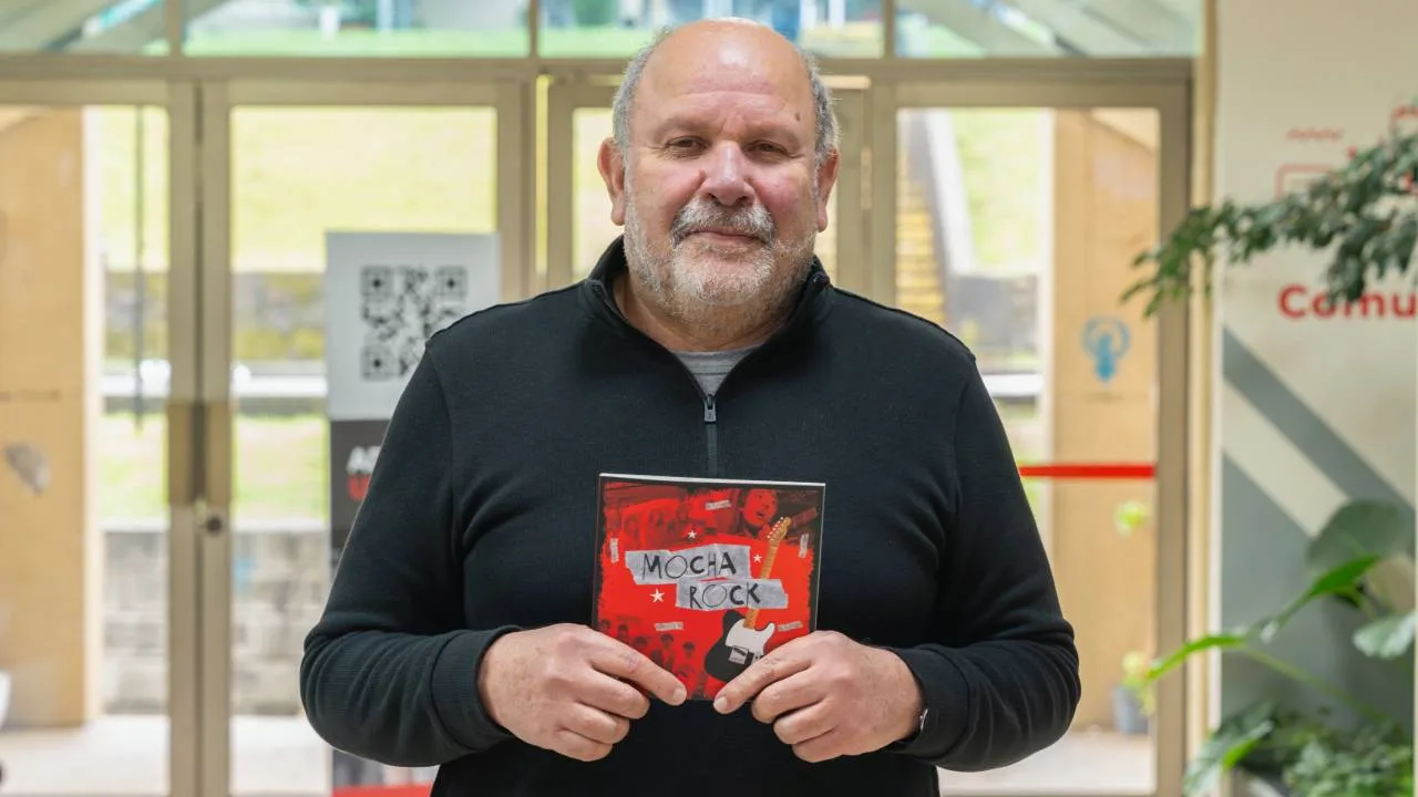 Académico UCSC contribuye a preservar la memoria del rock penquista