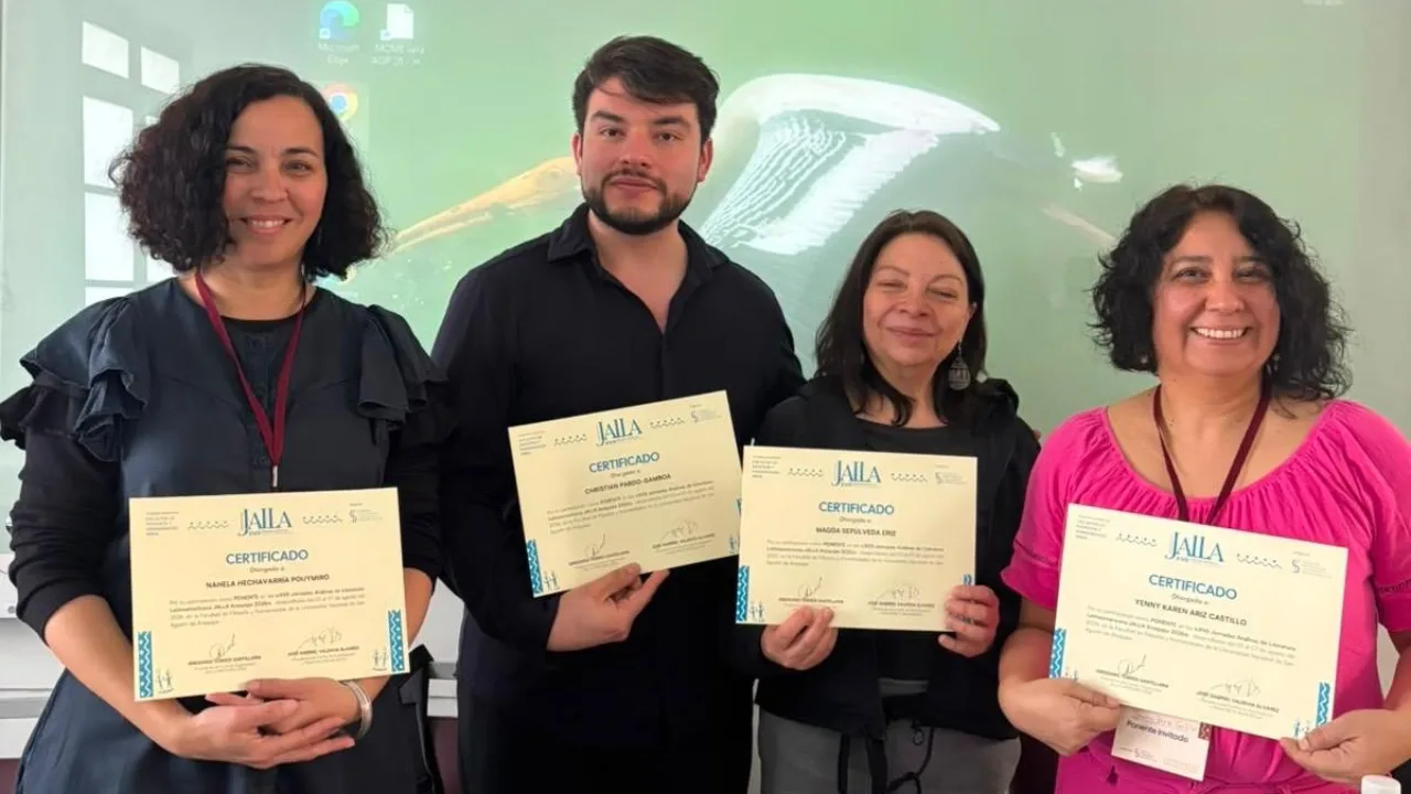 Académica UCSC fortalece redes de colaboración en congreso internacional de literatura en Perú
