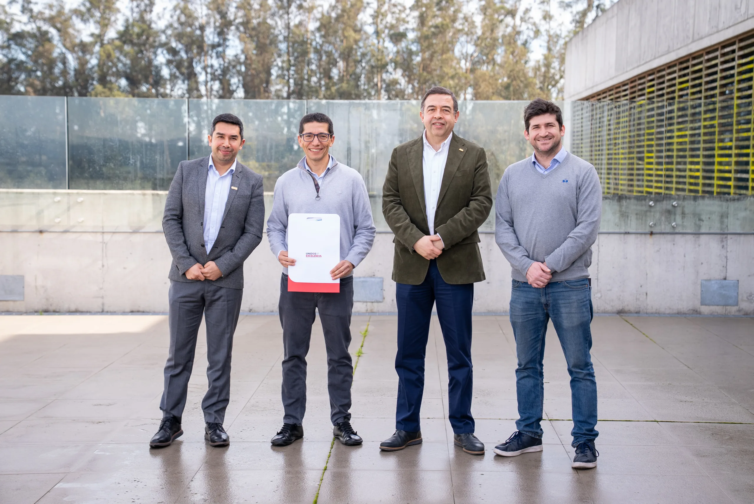 UCSC y Mutual Capacitación firman convenio para fortalecer formación y bienestar laboral 