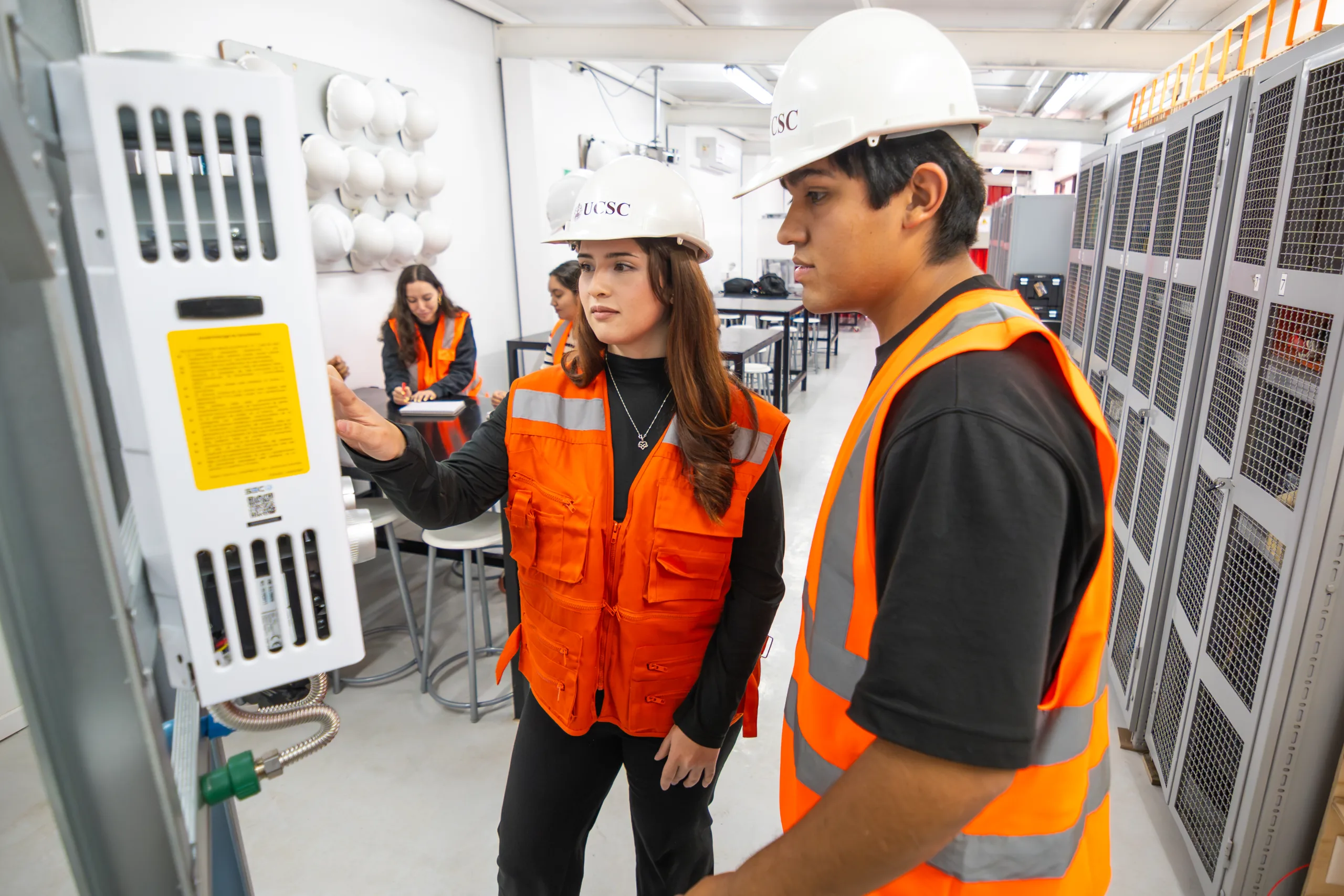Educación Técnica en Chile: Paridad global y el desafío de la brecha en STEM