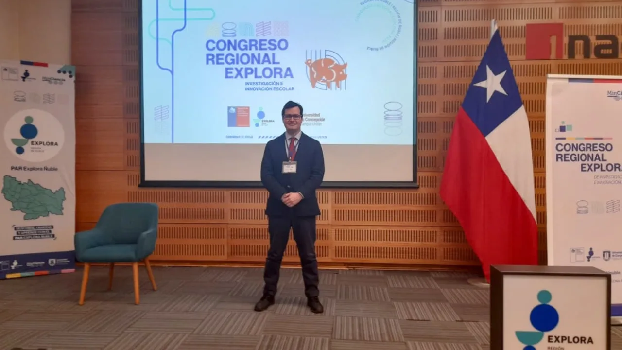 Académico UCSC promueve investigación escolar en Congreso Explora Ñuble 2026