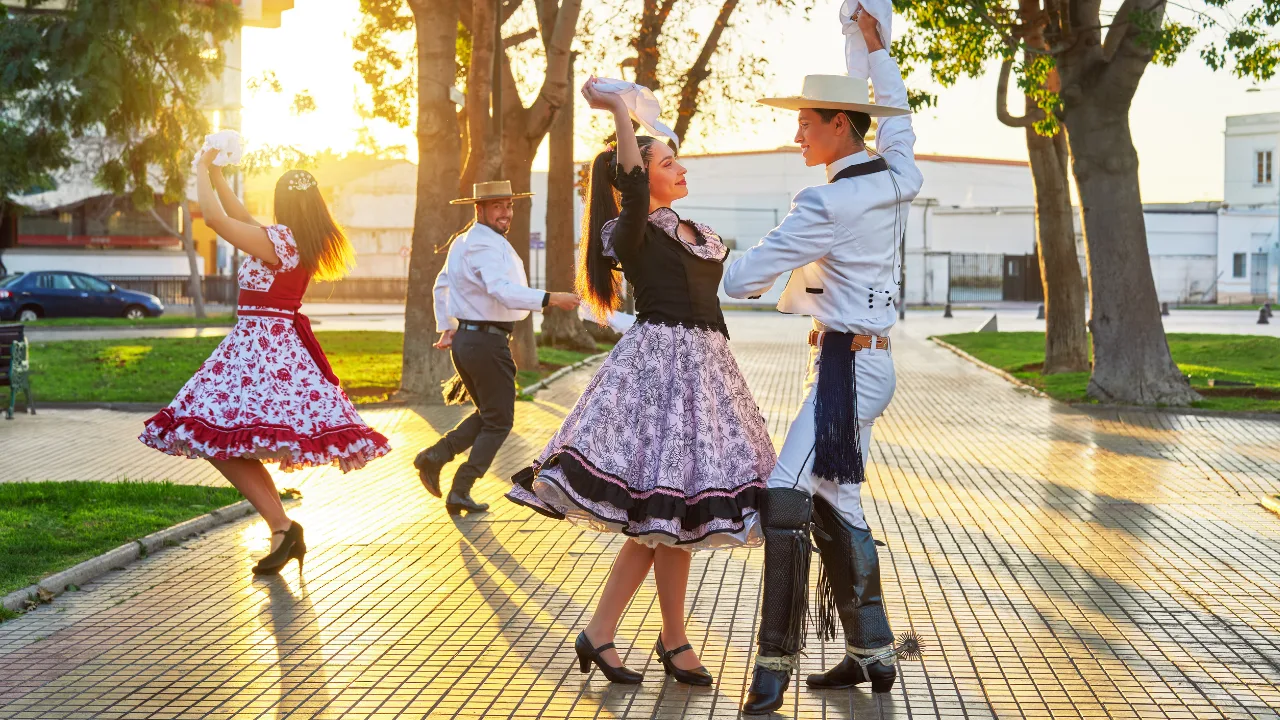 Que la cueca no pase la cuenta: prepara tu cuerpo antes de bailar
